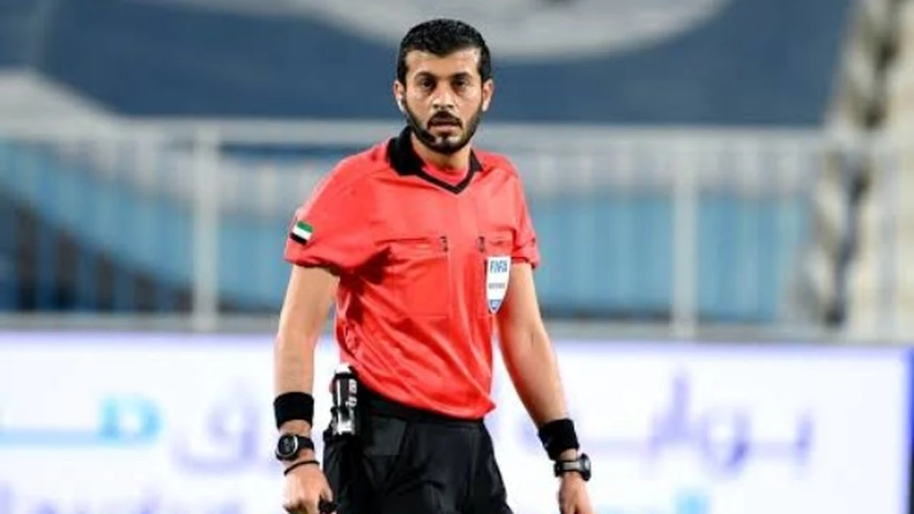 تعيين الحكم الإماراتي عمر العلي لمباراة مصر ونيوزيلندا في كأس العالم